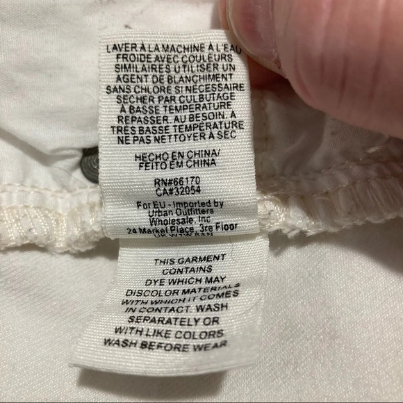 FREE PEOPLE Sz 31 Boyfriend Style Distressed Jeans - Picture 12 of 14